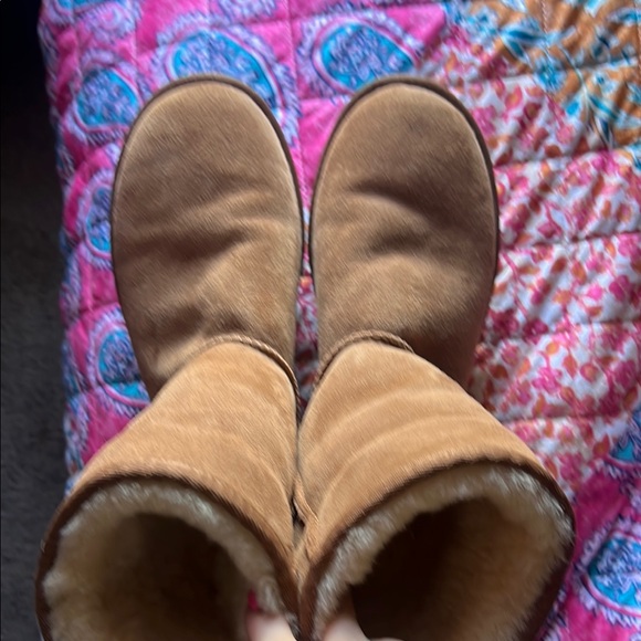 UGG Classic Short II Boots in Chestnut - Picture 4 of 7